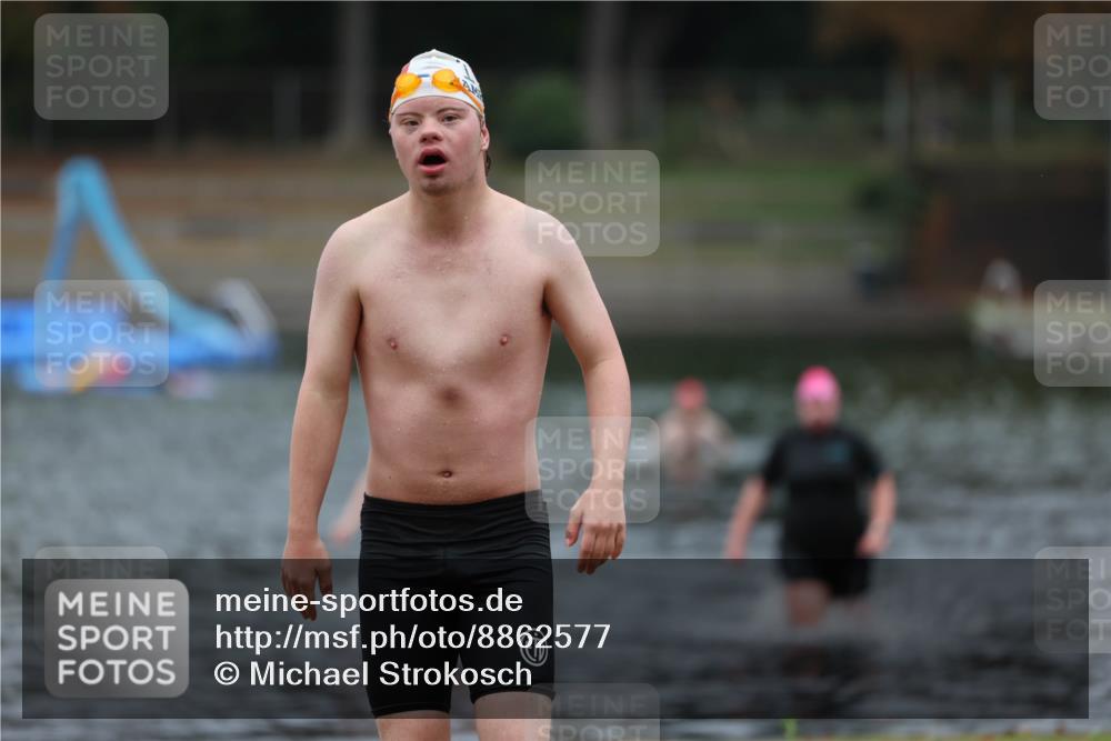 14.09.2025 - Stadtparktriathlon Michael Strokosch http://msf.ph/oto/8862577 14.09.2025 09:52:01 Schwimmen 562, 599, 615 meine-sportfotos.de