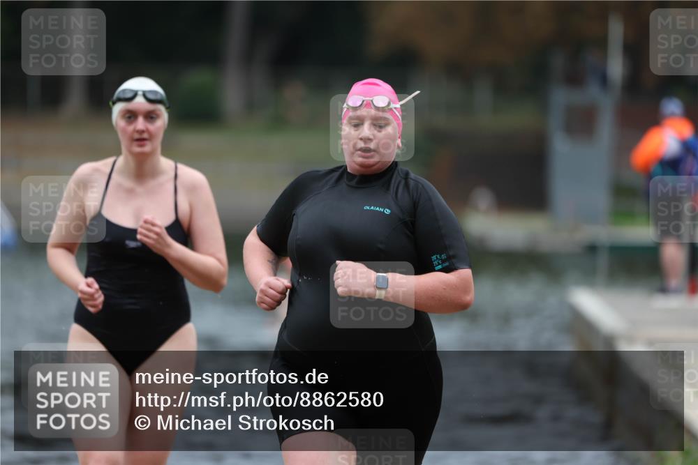 14.09.2025 - Stadtparktriathlon Michael Strokosch http://msf.ph/oto/8862580 14.09.2025 09:52:10 Schwimmen 562, 599, 615 meine-sportfotos.de