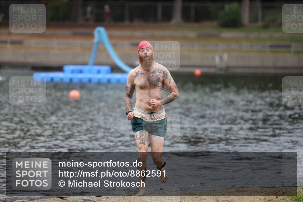 14.09.2025 - Stadtparktriathlon Michael Strokosch http://msf.ph/oto/8862591 14.09.2025 09:52:26 Schwimmen 586 meine-sportfotos.de