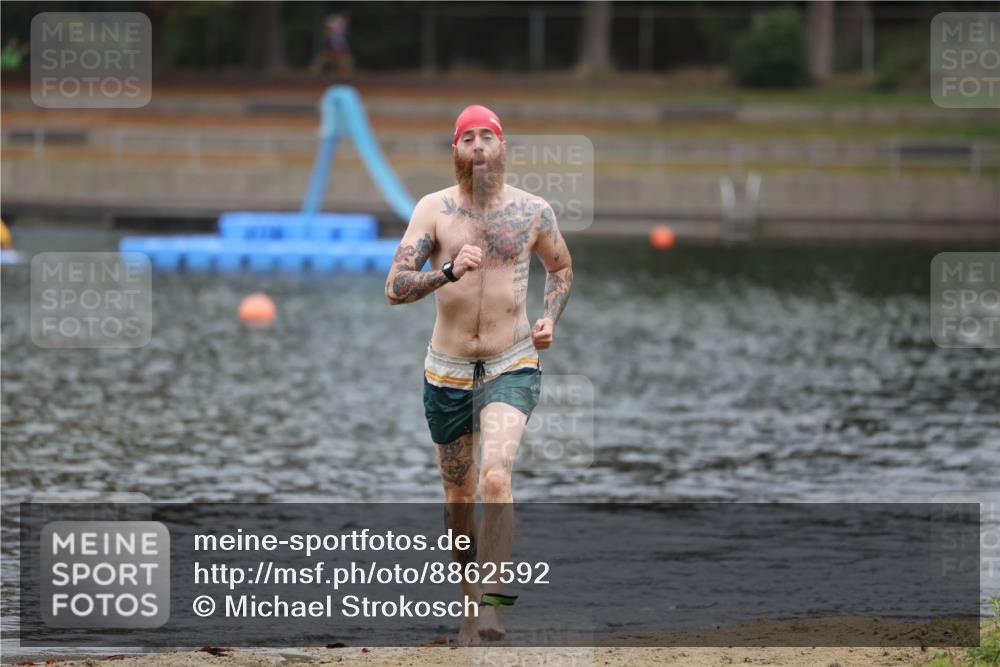 14.09.2025 - Stadtparktriathlon Michael Strokosch http://msf.ph/oto/8862592 14.09.2025 09:52:26 Schwimmen 586 meine-sportfotos.de