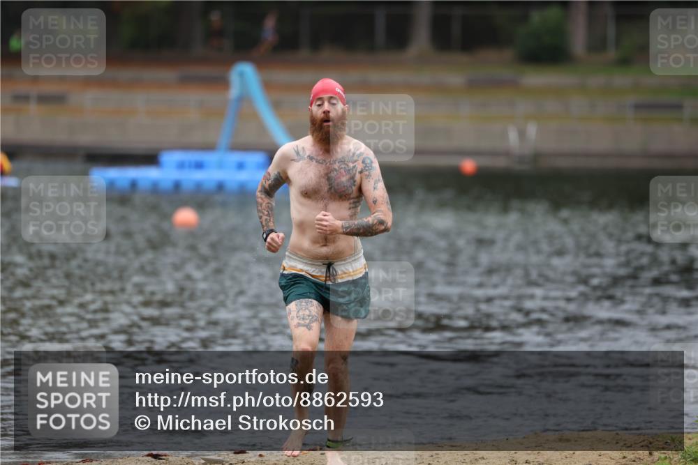 14.09.2025 - Stadtparktriathlon Michael Strokosch http://msf.ph/oto/8862593 14.09.2025 09:52:26 Schwimmen 586 meine-sportfotos.de