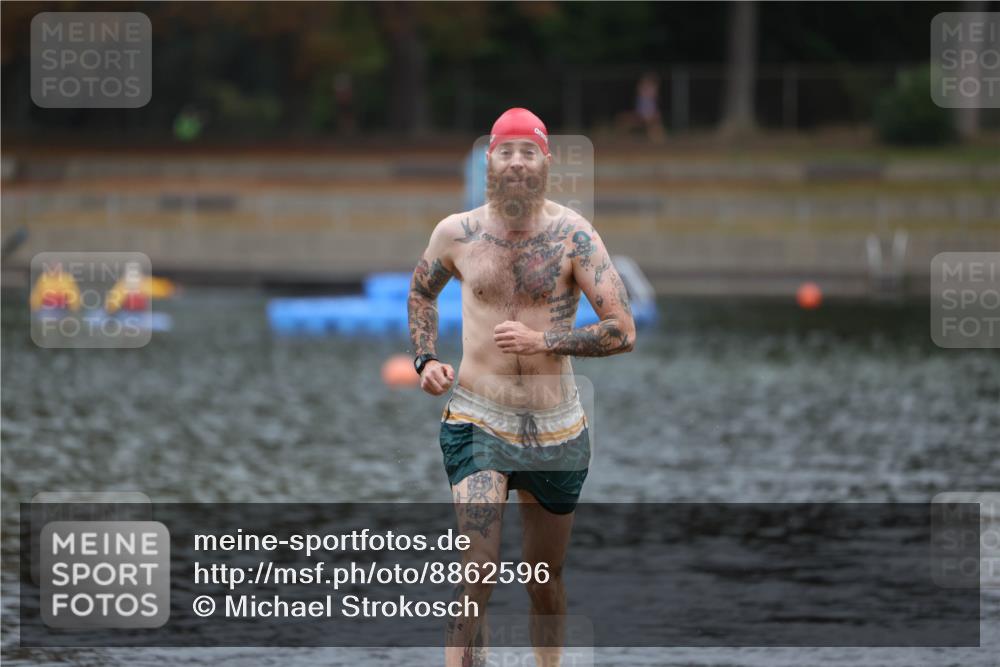 14.09.2025 - Stadtparktriathlon Michael Strokosch http://msf.ph/oto/8862596 14.09.2025 09:52:27 Schwimmen 586 meine-sportfotos.de