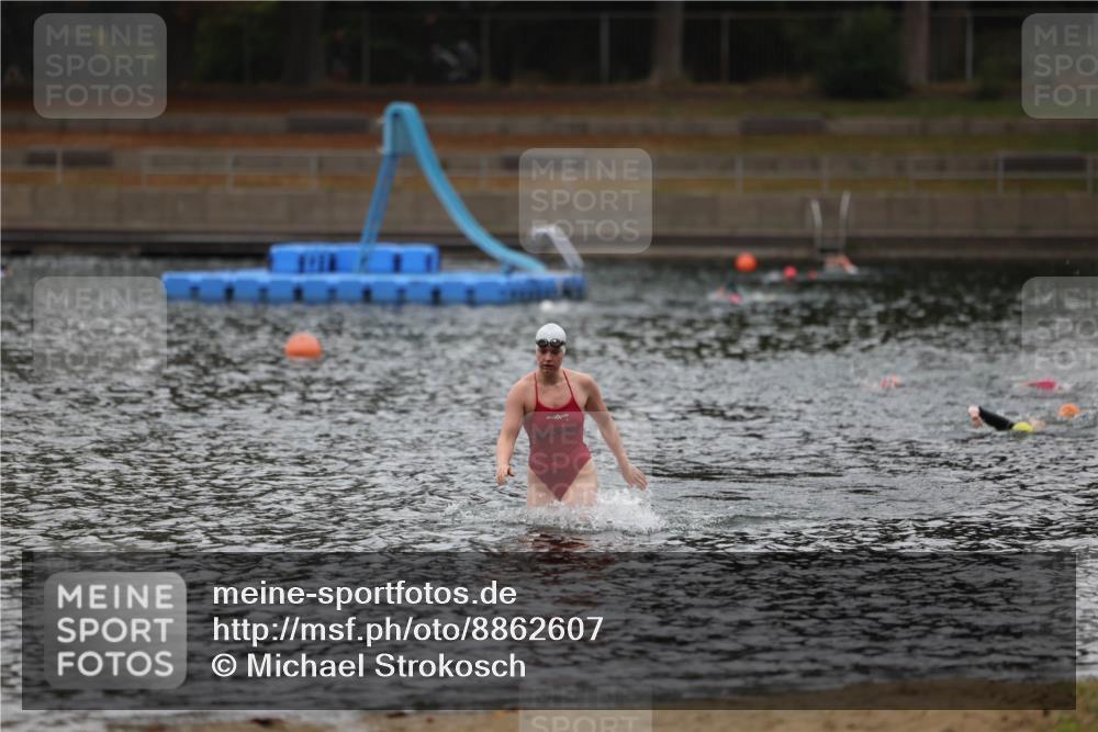 14.09.2025 - Stadtparktriathlon Michael Strokosch http://msf.ph/oto/8862607 14.09.2025 10:09:21 Schwimmen 629 meine-sportfotos.de