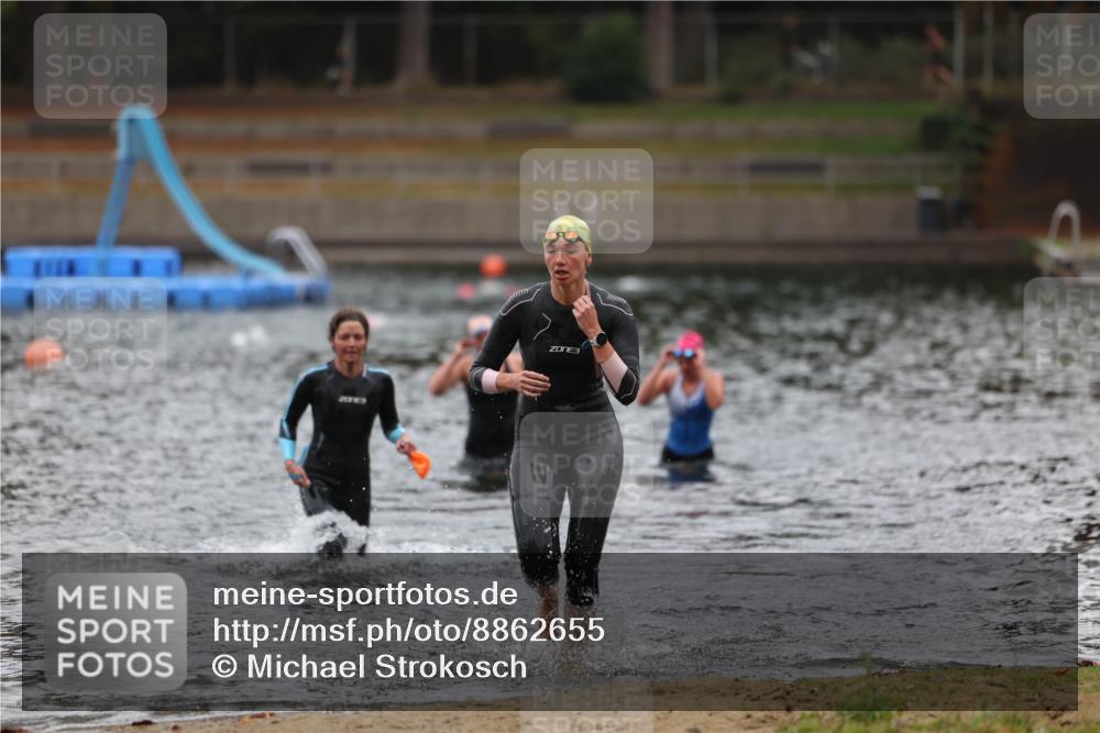 14.09.2025 - Stadtparktriathlon Michael Strokosch http://msf.ph/oto/8862655 14.09.2025 10:09:37 Schwimmen 681, 717 meine-sportfotos.de
