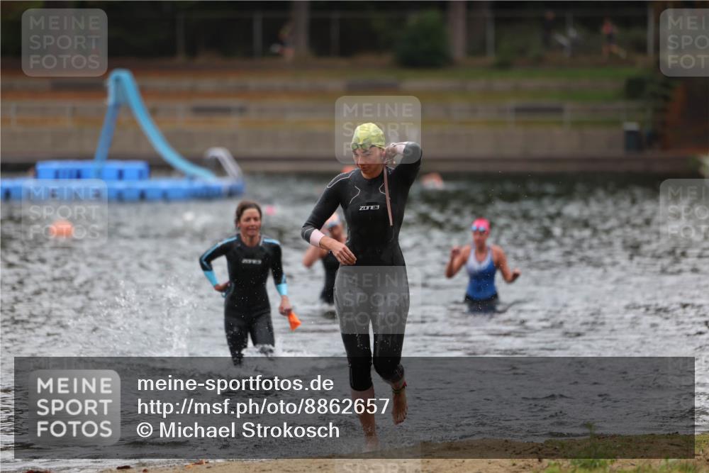 14.09.2025 - Stadtparktriathlon Michael Strokosch http://msf.ph/oto/8862657 14.09.2025 10:09:38 Schwimmen 681, 717 meine-sportfotos.de