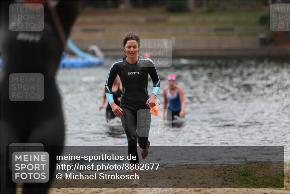 14.09.2025 - Stadtparktriathlon Michael Strokosch http://msf.ph/oto/8862677 14.09.2025 10:09:42 Schwimmen 681, 706, 717 meine-sportfotos.de