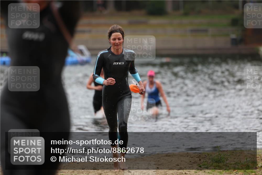 14.09.2025 - Stadtparktriathlon Michael Strokosch http://msf.ph/oto/8862678 14.09.2025 10:09:42 Schwimmen 681, 706, 717 meine-sportfotos.de