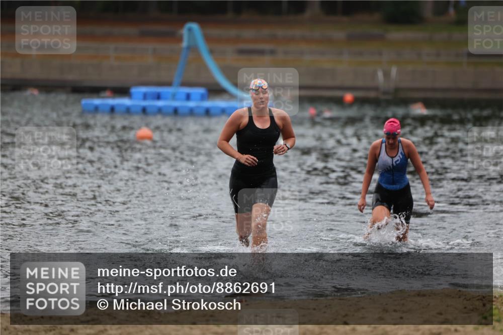 14.09.2025 - Stadtparktriathlon Michael Strokosch http://msf.ph/oto/8862691 14.09.2025 10:09:47 Schwimmen 624, 681, 706 meine-sportfotos.de