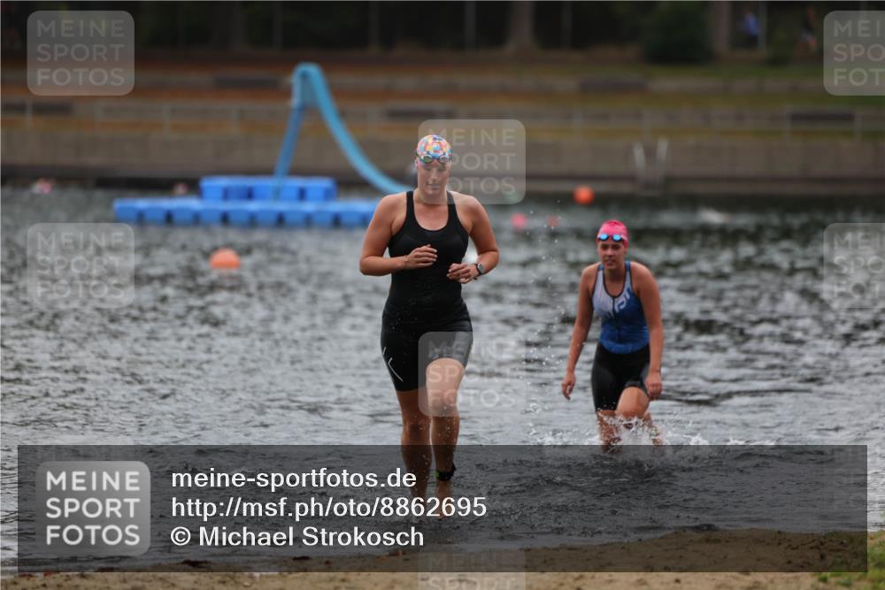 14.09.2025 - Stadtparktriathlon Michael Strokosch http://msf.ph/oto/8862695 14.09.2025 10:09:48 Schwimmen 624, 681, 706 meine-sportfotos.de