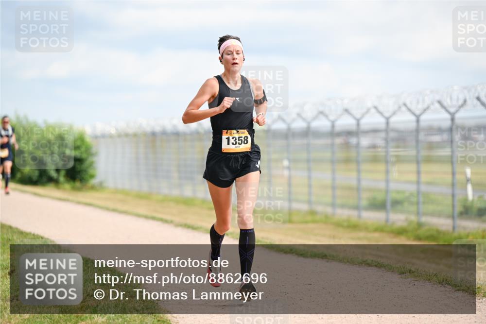 14.09.2025 - Airport Race Dr. Thomas Lammeyer http://msf.ph/oto/8862696 14.09.2025 12:01:48 Laufen 1358 meine-sportfotos.de