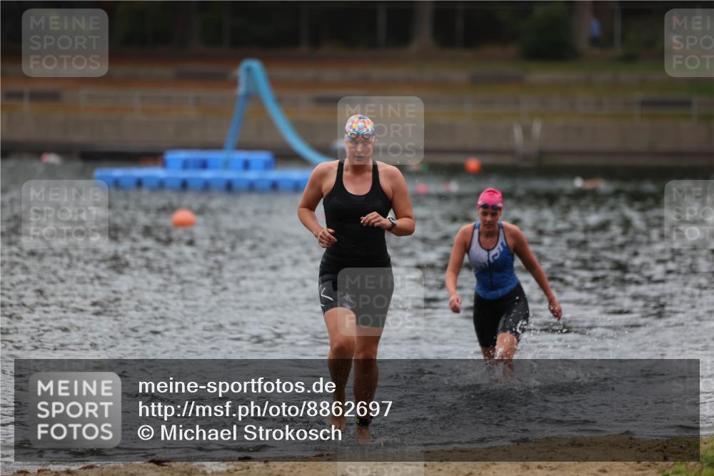 14.09.2025 - Stadtparktriathlon Michael Strokosch http://msf.ph/oto/8862697 14.09.2025 10:09:48 Schwimmen 624, 681, 706 meine-sportfotos.de