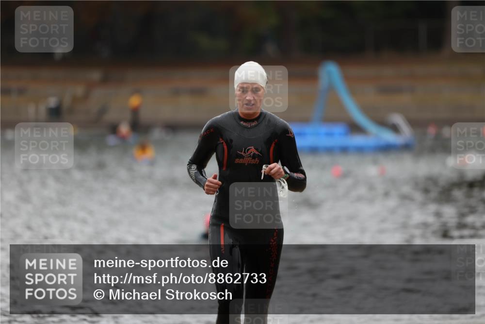 14.09.2025 - Stadtparktriathlon Michael Strokosch http://msf.ph/oto/8862733 14.09.2025 10:10:24 Schwimmen 642, 718 meine-sportfotos.de