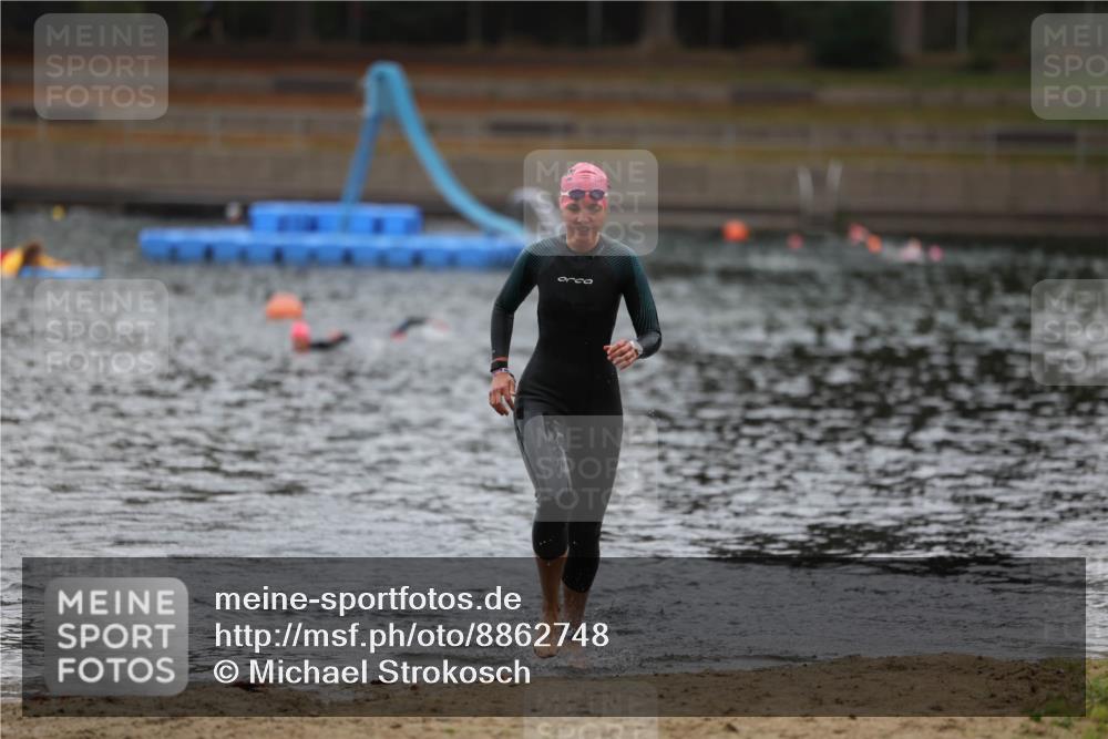 14.09.2025 - Stadtparktriathlon Michael Strokosch http://msf.ph/oto/8862748 14.09.2025 10:10:32 Schwimmen 642 meine-sportfotos.de