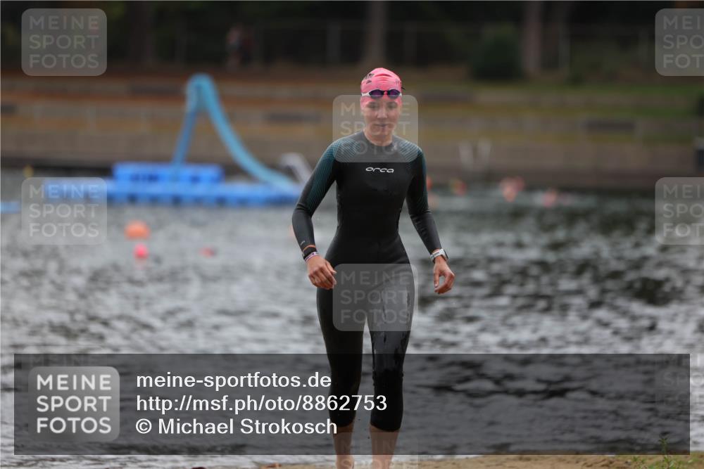 14.09.2025 - Stadtparktriathlon Michael Strokosch http://msf.ph/oto/8862753 14.09.2025 10:10:34 Schwimmen 642 meine-sportfotos.de