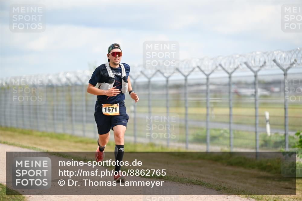 14.09.2025 - Airport Race Dr. Thomas Lammeyer http://msf.ph/oto/8862765 14.09.2025 12:01:57 Laufen 1571 meine-sportfotos.de