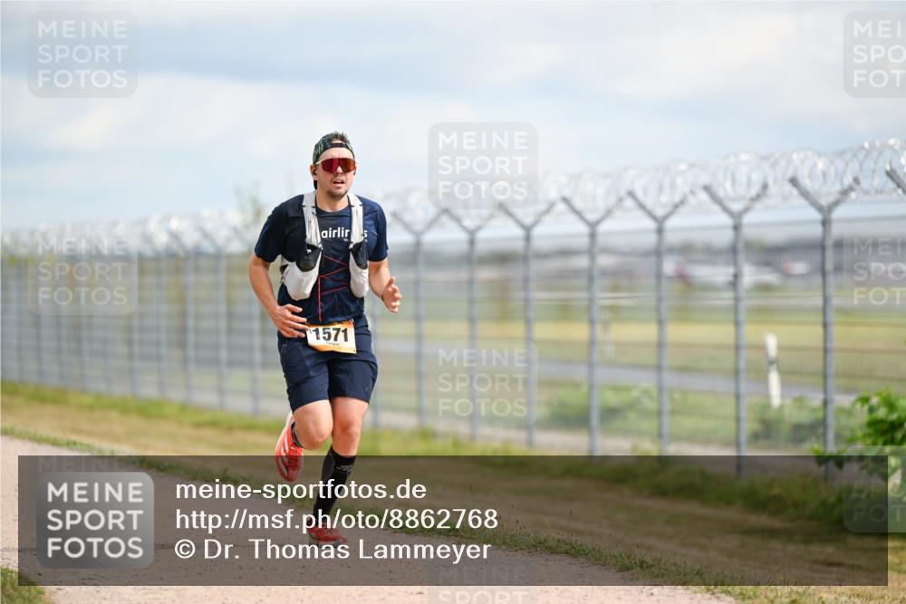 14.09.2025 - Airport Race Dr. Thomas Lammeyer http://msf.ph/oto/8862768 14.09.2025 12:01:57 Laufen 1571 meine-sportfotos.de