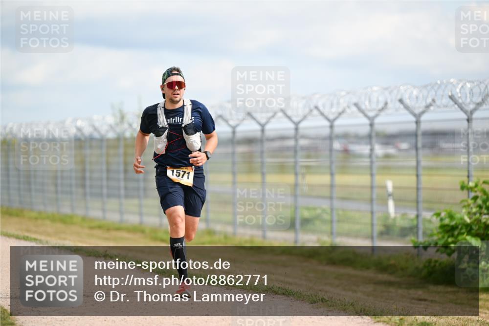 14.09.2025 - Airport Race Dr. Thomas Lammeyer http://msf.ph/oto/8862771 14.09.2025 12:01:57 Laufen 1571 meine-sportfotos.de