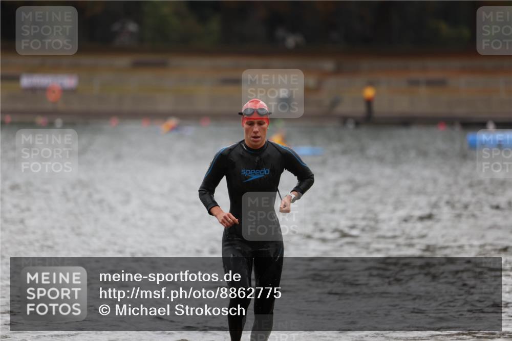 14.09.2025 - Stadtparktriathlon Michael Strokosch http://msf.ph/oto/8862775 14.09.2025 10:11:08 Schwimmen 628, 664, 674 meine-sportfotos.de
