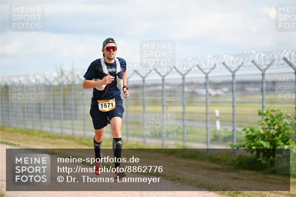 14.09.2025 - Airport Race Dr. Thomas Lammeyer http://msf.ph/oto/8862776 14.09.2025 12:01:57 Laufen 1571 meine-sportfotos.de