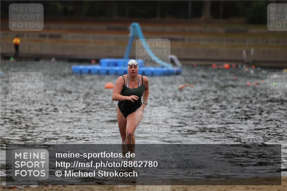 14.09.2025 - Stadtparktriathlon Michael Strokosch http://msf.ph/oto/8862780 14.09.2025 10:11:14 Schwimmen 628, 674 meine-sportfotos.de