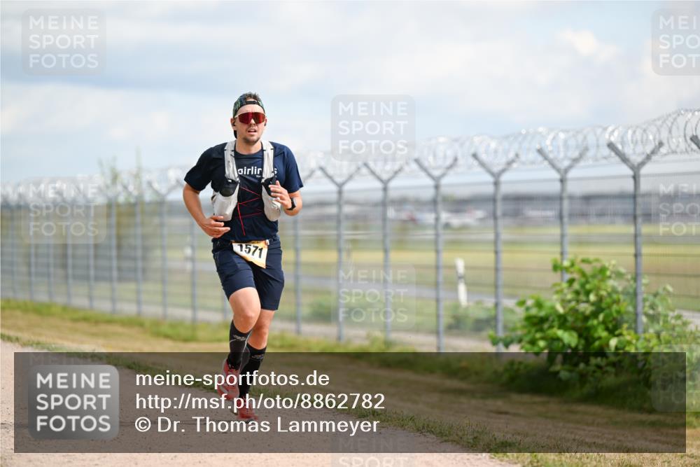 14.09.2025 - Airport Race Dr. Thomas Lammeyer http://msf.ph/oto/8862782 14.09.2025 12:01:58 Laufen 1571 meine-sportfotos.de