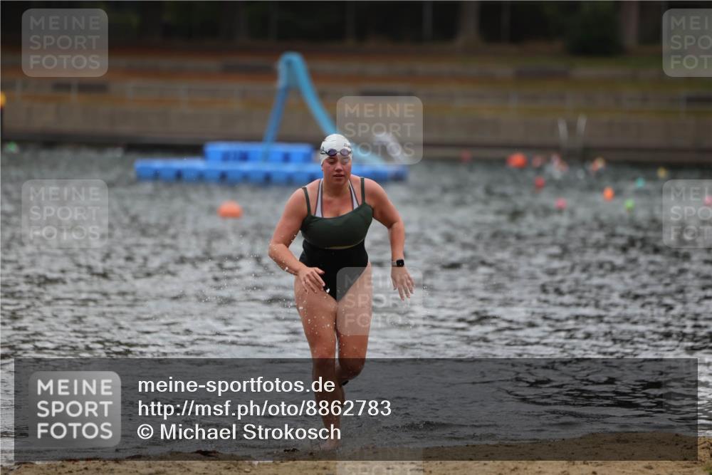 14.09.2025 - Stadtparktriathlon Michael Strokosch http://msf.ph/oto/8862783 14.09.2025 10:11:15 Schwimmen 628, 674 meine-sportfotos.de