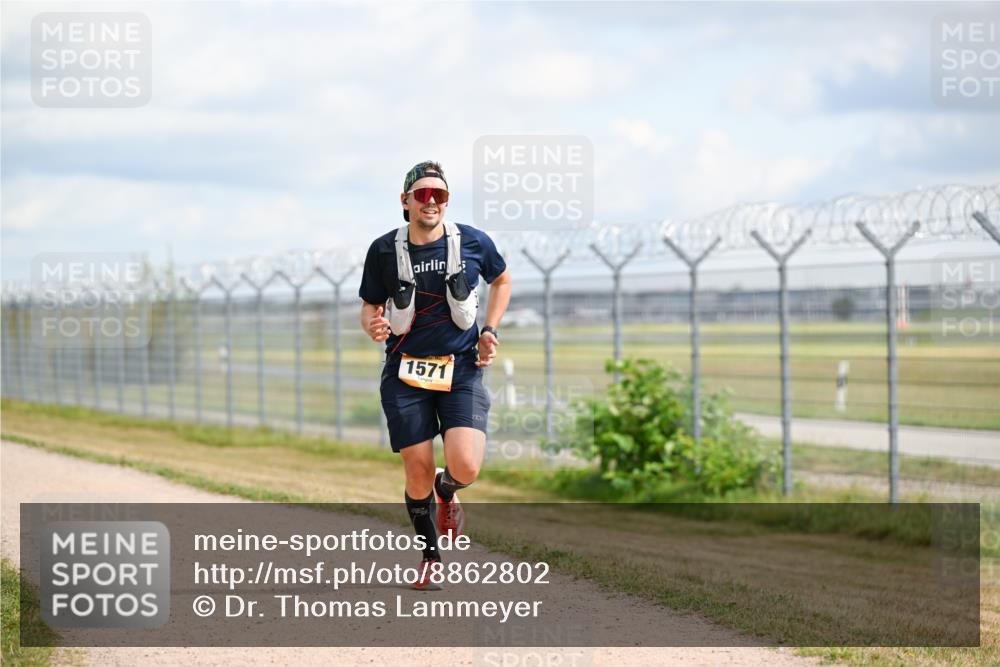 14.09.2025 - Airport Race Dr. Thomas Lammeyer http://msf.ph/oto/8862802 14.09.2025 12:01:59 Laufen 1571 meine-sportfotos.de