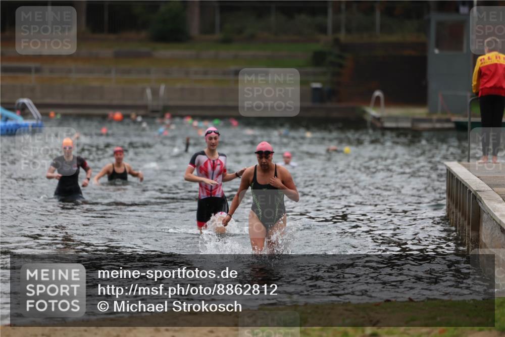 14.09.2025 - Stadtparktriathlon Michael Strokosch http://msf.ph/oto/8862812 14.09.2025 10:12:03 Schwimmen 622, 651, 662 meine-sportfotos.de