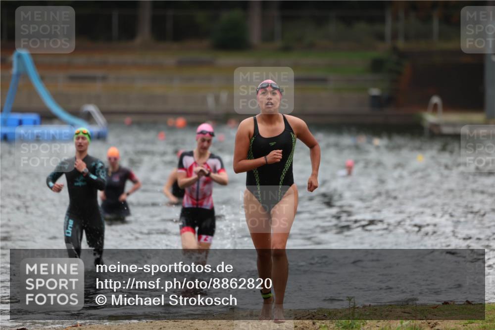 14.09.2025 - Stadtparktriathlon Michael Strokosch http://msf.ph/oto/8862820 14.09.2025 10:12:07 Schwimmen 622, 651, 662 meine-sportfotos.de