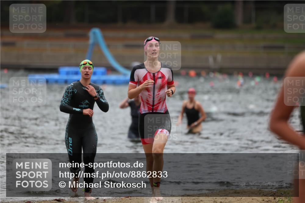 14.09.2025 - Stadtparktriathlon Michael Strokosch http://msf.ph/oto/8862833 14.09.2025 10:12:10 Schwimmen 622, 651, 662 meine-sportfotos.de