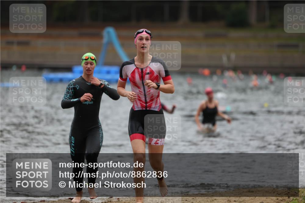 14.09.2025 - Stadtparktriathlon Michael Strokosch http://msf.ph/oto/8862836 14.09.2025 10:12:11 Schwimmen 622, 651, 662, 667, 676 meine-sportfotos.de