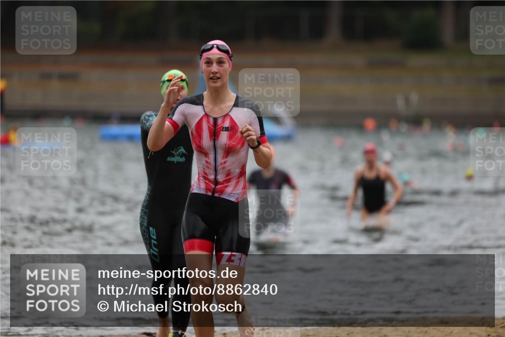 14.09.2025 - Stadtparktriathlon Michael Strokosch http://msf.ph/oto/8862840 14.09.2025 10:12:12 Schwimmen 622, 651, 662, 667, 676 meine-sportfotos.de