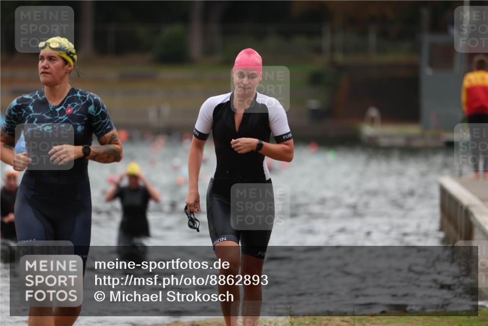 14.09.2025 - Stadtparktriathlon Michael Strokosch http://msf.ph/oto/8862893 14.09.2025 10:12:47 Schwimmen 665, 687, 693, 708 meine-sportfotos.de