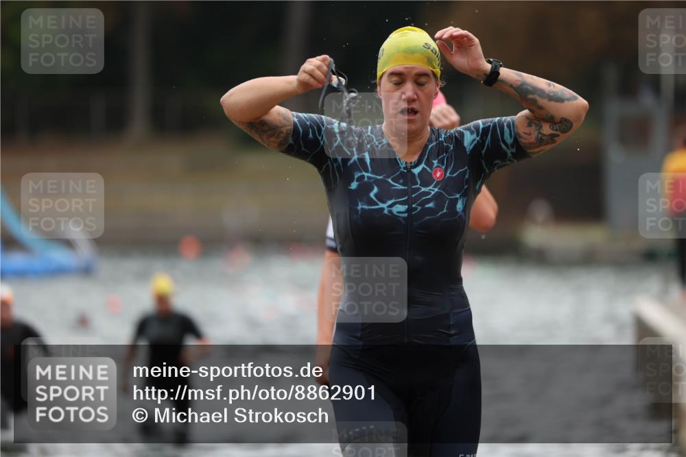 14.09.2025 - Stadtparktriathlon Michael Strokosch http://msf.ph/oto/8862901 14.09.2025 10:12:49 Schwimmen 633, 665, 687, 693, 708 meine-sportfotos.de