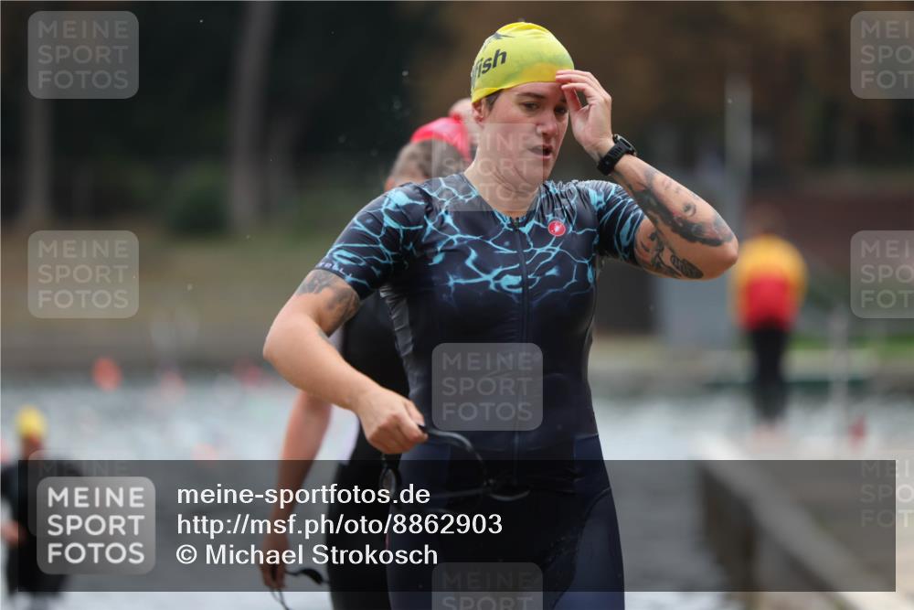 14.09.2025 - Stadtparktriathlon Michael Strokosch http://msf.ph/oto/8862903 14.09.2025 10:12:49 Schwimmen 633, 665, 687, 693, 708 meine-sportfotos.de