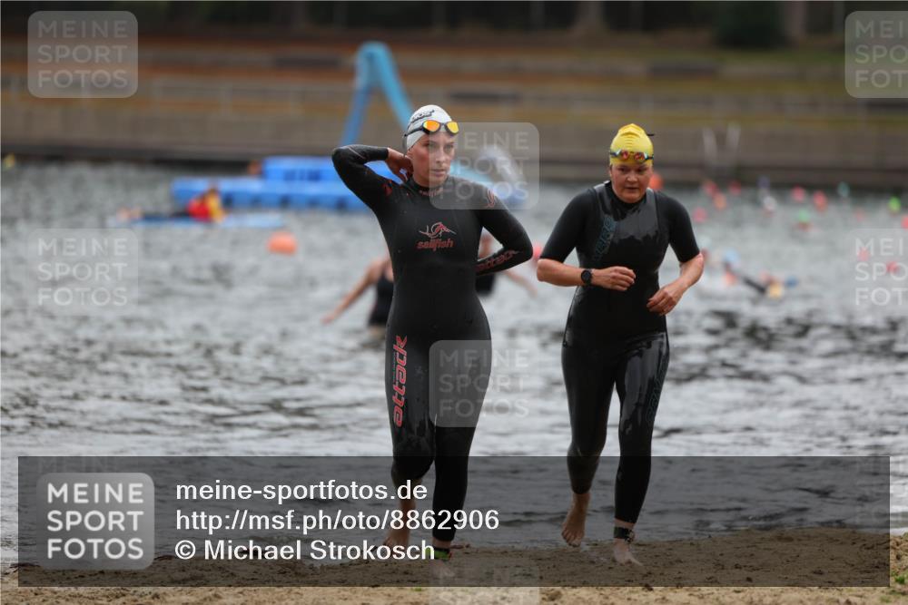 14.09.2025 - Stadtparktriathlon Michael Strokosch http://msf.ph/oto/8862906 14.09.2025 10:12:55 Schwimmen 633, 665, 687 meine-sportfotos.de
