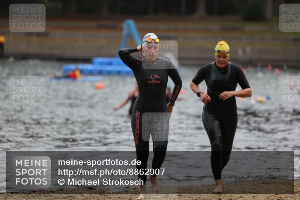 14.09.2025 - Stadtparktriathlon Michael Strokosch http://msf.ph/oto/8862907 14.09.2025 10:12:56 Schwimmen 633, 665 meine-sportfotos.de
