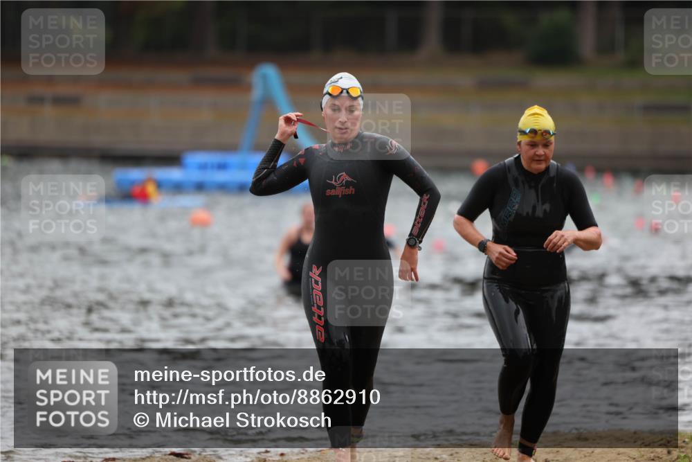 14.09.2025 - Stadtparktriathlon Michael Strokosch http://msf.ph/oto/8862910 14.09.2025 10:12:56 Schwimmen 633, 665 meine-sportfotos.de