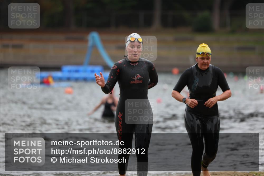 14.09.2025 - Stadtparktriathlon Michael Strokosch http://msf.ph/oto/8862912 14.09.2025 10:12:56 Schwimmen 633, 665 meine-sportfotos.de