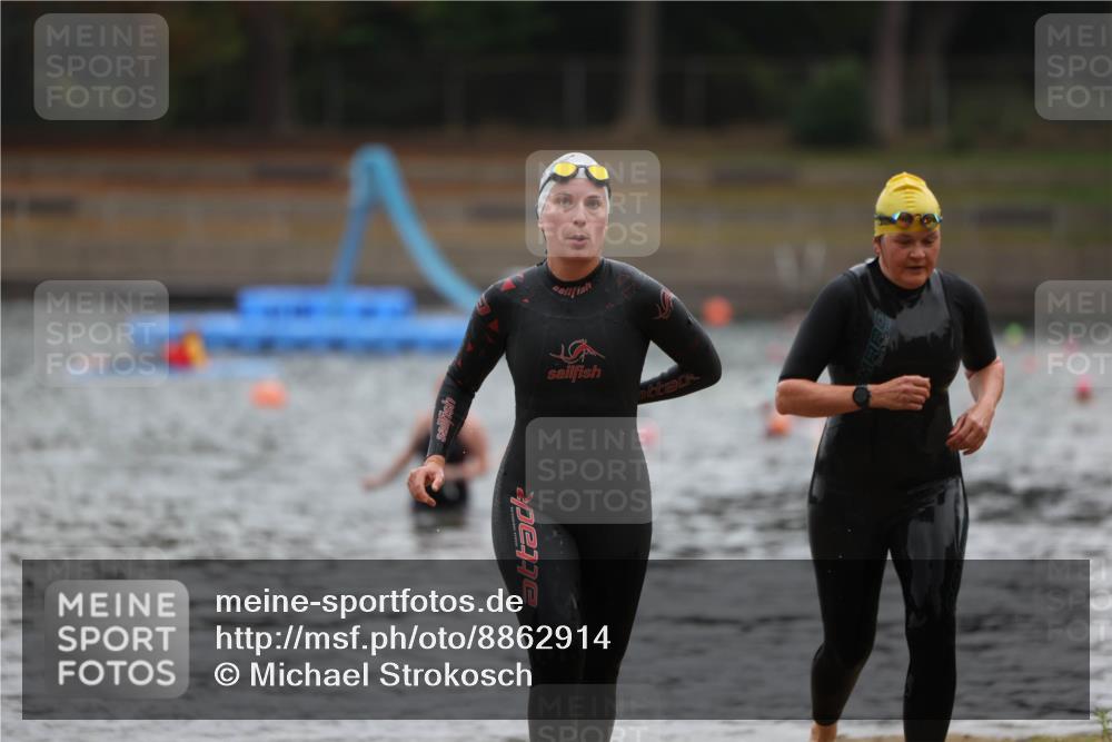 14.09.2025 - Stadtparktriathlon Michael Strokosch http://msf.ph/oto/8862914 14.09.2025 10:12:57 Schwimmen 633, 665 meine-sportfotos.de