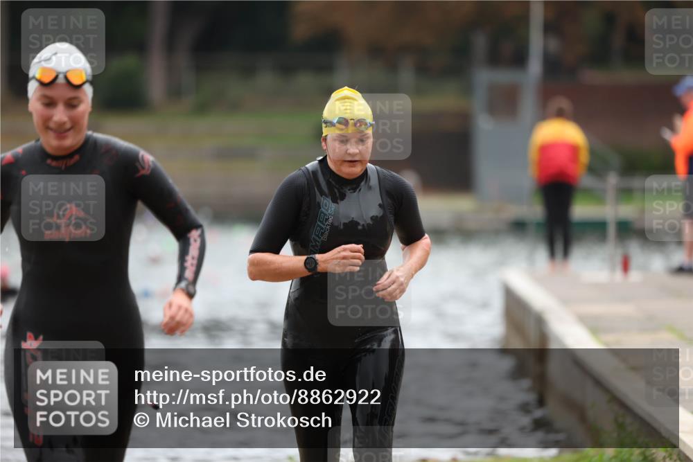 14.09.2025 - Stadtparktriathlon Michael Strokosch http://msf.ph/oto/8862922 14.09.2025 10:12:58 Schwimmen 633, 665 meine-sportfotos.de