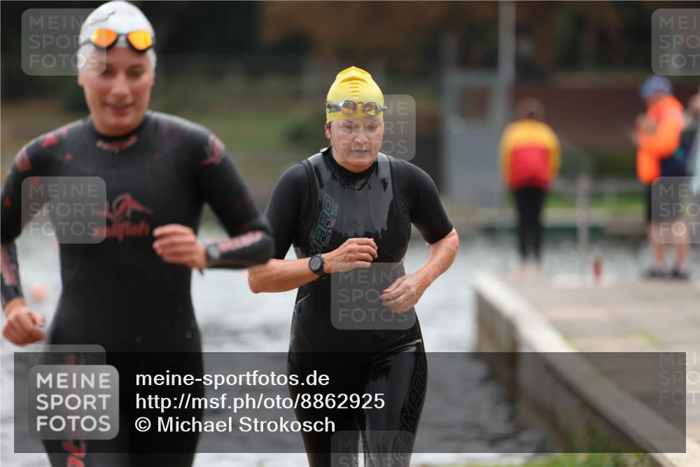 14.09.2025 - Stadtparktriathlon Michael Strokosch http://msf.ph/oto/8862925 14.09.2025 10:12:59 Schwimmen 633, 665 meine-sportfotos.de
