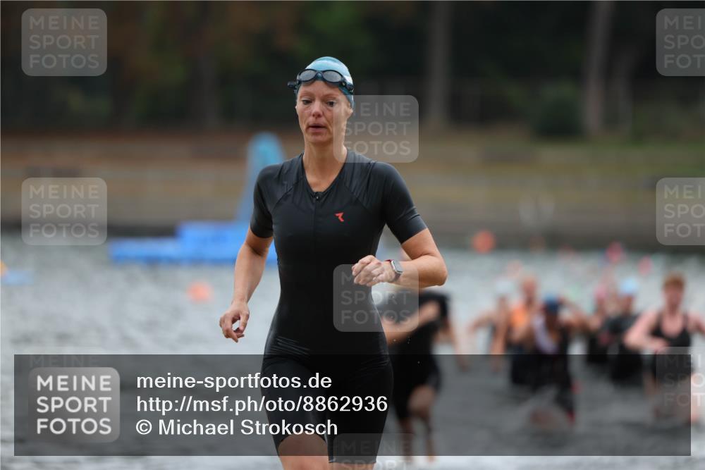 14.09.2025 - Stadtparktriathlon Michael Strokosch http://msf.ph/oto/8862936 14.09.2025 10:13:20 Schwimmen 632, 641, 659, 661, 688, 702, 716 meine-sportfotos.de