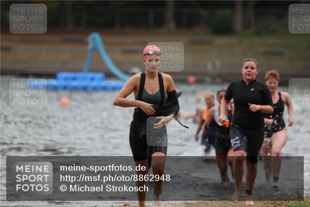 14.09.2025 - Stadtparktriathlon Michael Strokosch http://msf.ph/oto/8862948 14.09.2025 10:13:23 Schwimmen 637, 641, 659, 661, 677, 688, 695, 702, 716 meine-sportfotos.de