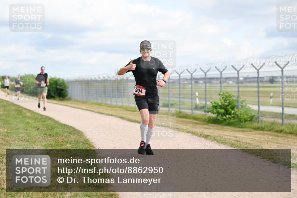 14.09.2025 - Airport Race Dr. Thomas Lammeyer http://msf.ph/oto/8862950 14.09.2025 12:02:24 Laufen 904 meine-sportfotos.de