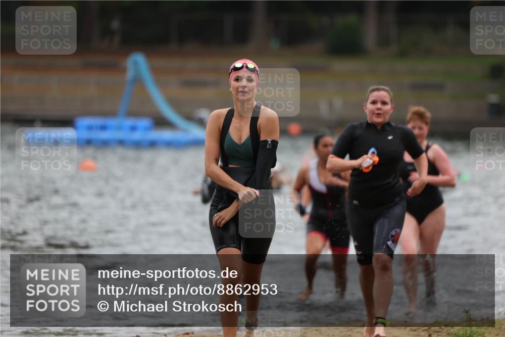 14.09.2025 - Stadtparktriathlon Michael Strokosch http://msf.ph/oto/8862953 14.09.2025 10:13:23 Schwimmen 637, 641, 659, 661, 677, 688, 695, 702, 716 meine-sportfotos.de