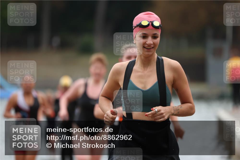 14.09.2025 - Stadtparktriathlon Michael Strokosch http://msf.ph/oto/8862962 14.09.2025 10:13:26 Schwimmen 637, 641, 661, 677, 688, 695, 702, 716 meine-sportfotos.de