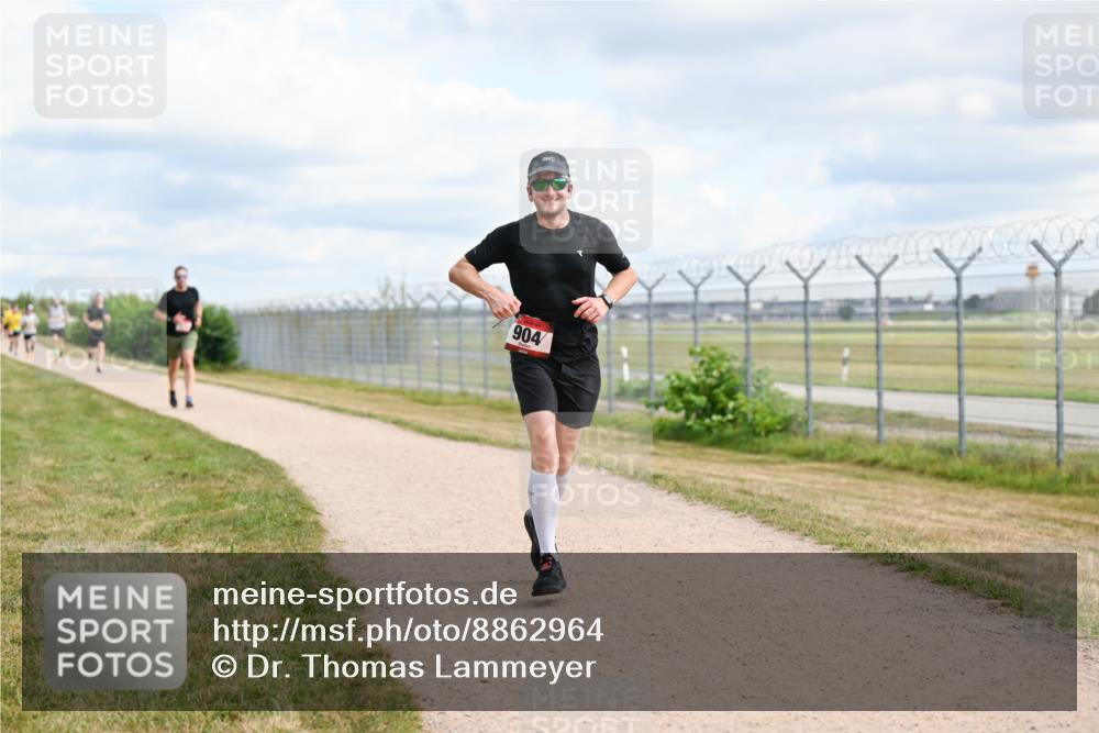 14.09.2025 - Airport Race Dr. Thomas Lammeyer http://msf.ph/oto/8862964 14.09.2025 12:02:24 Laufen 904 meine-sportfotos.de
