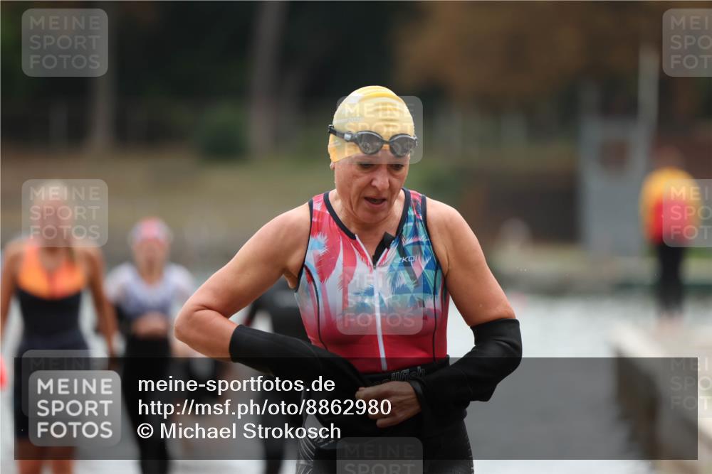 14.09.2025 - Stadtparktriathlon Michael Strokosch http://msf.ph/oto/8862980 14.09.2025 10:13:31 Schwimmen 637, 639, 641, 661, 677, 679, 685, 695, 702 meine-sportfotos.de