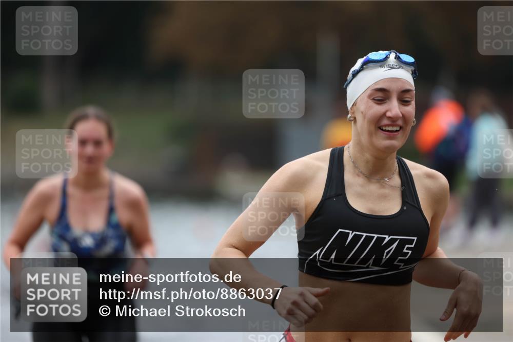 14.09.2025 - Stadtparktriathlon Michael Strokosch http://msf.ph/oto/8863037 14.09.2025 10:13:49 Schwimmen 648, 657, 697, 712 meine-sportfotos.de